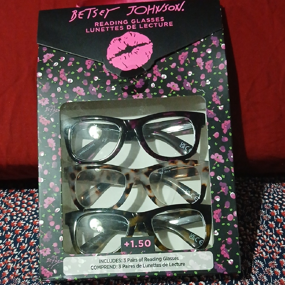 Betsey Johnson Thick Frame Readers +150